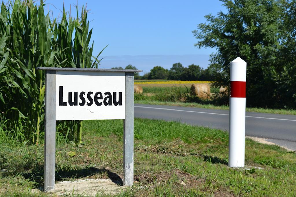 Bed and Breakfast Le Moulin De Lusseau Chef-Boutonne Exterior foto