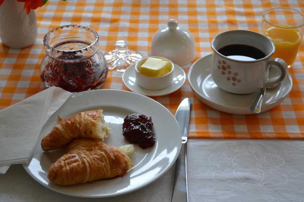 Bed and Breakfast Le Moulin De Lusseau Chef-Boutonne Exterior foto