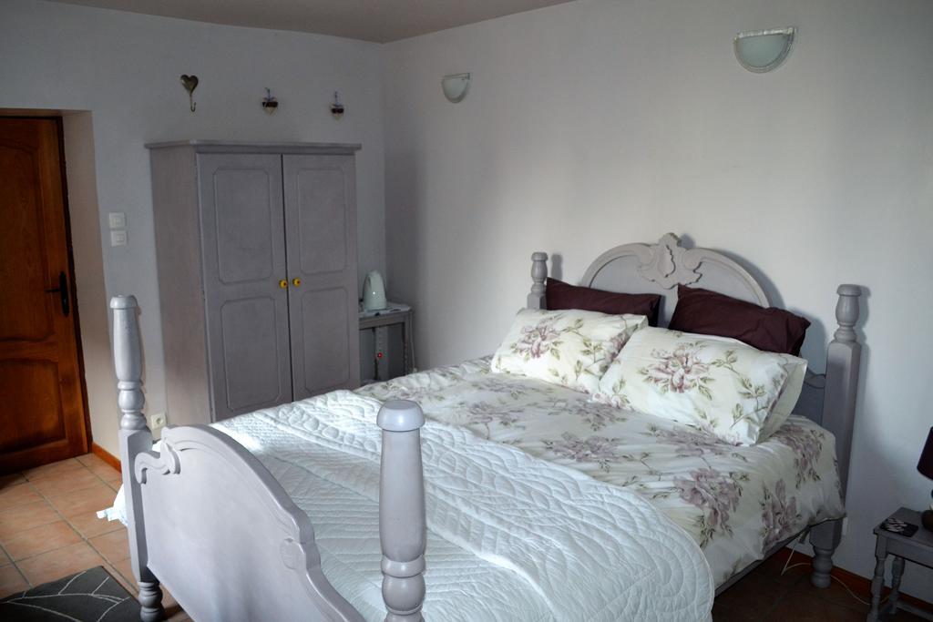 Bed and Breakfast Le Moulin De Lusseau Chef-Boutonne Exterior foto