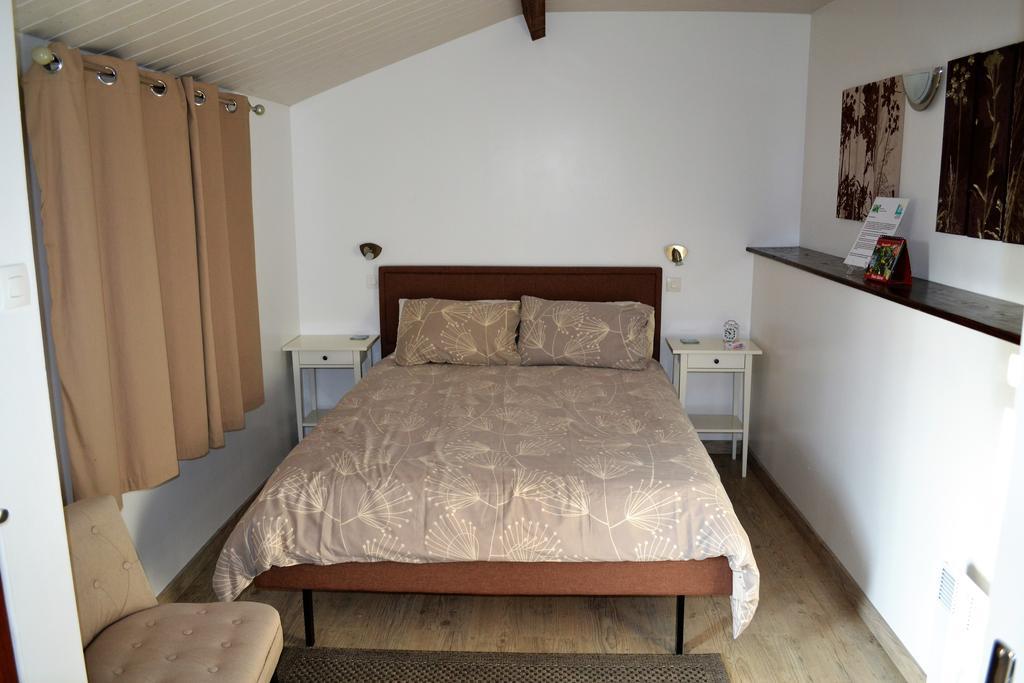 Bed and Breakfast Le Moulin De Lusseau Chef-Boutonne Exterior foto